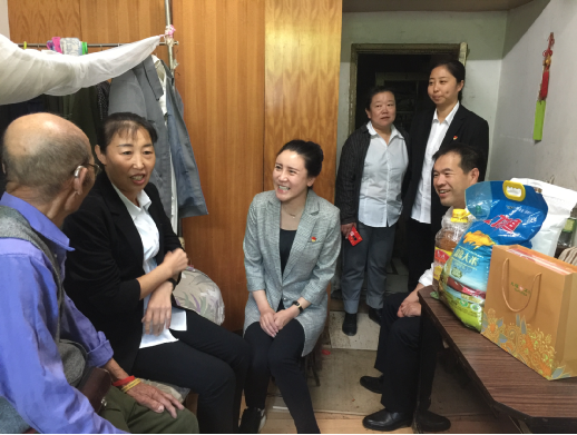 建管公司进社区慰问老革命战士